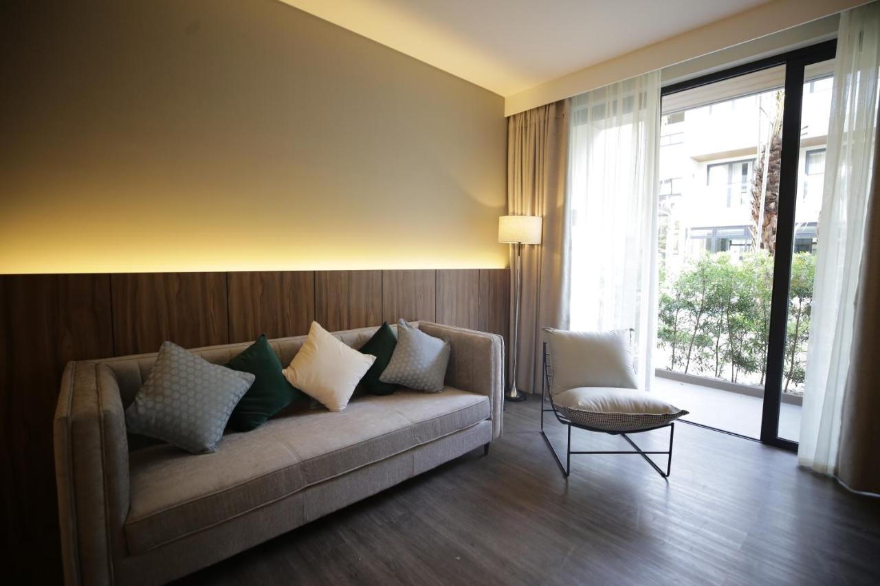 The Maximilian Hotel Cauayan City  Εξωτερικό φωτογραφία