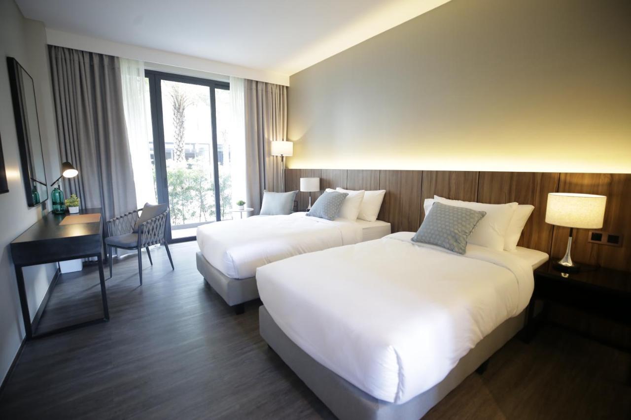 The Maximilian Hotel Cauayan City  Εξωτερικό φωτογραφία