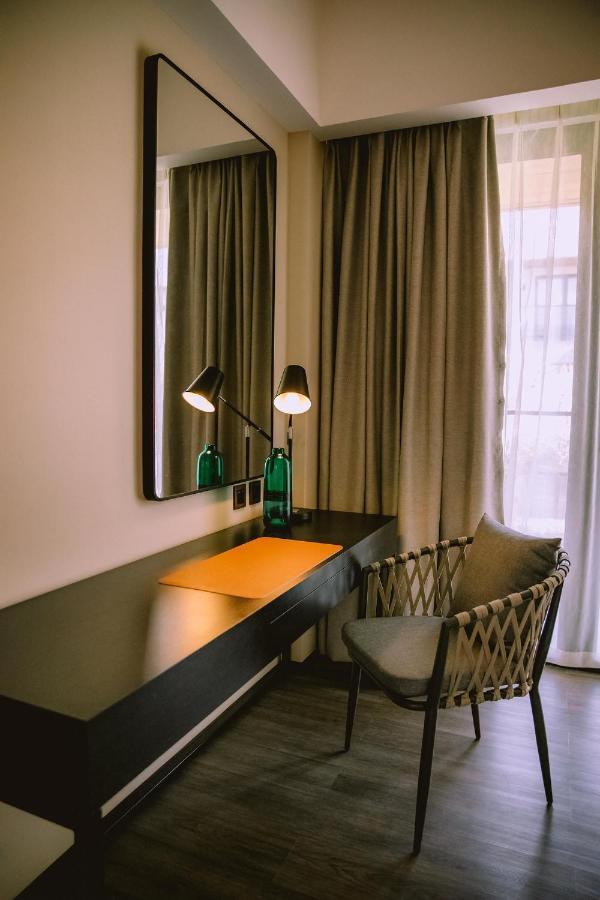 The Maximilian Hotel Cauayan City  Εξωτερικό φωτογραφία