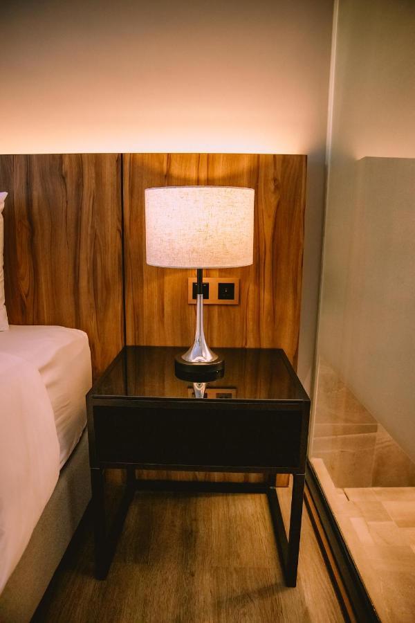 The Maximilian Hotel Cauayan City  Εξωτερικό φωτογραφία